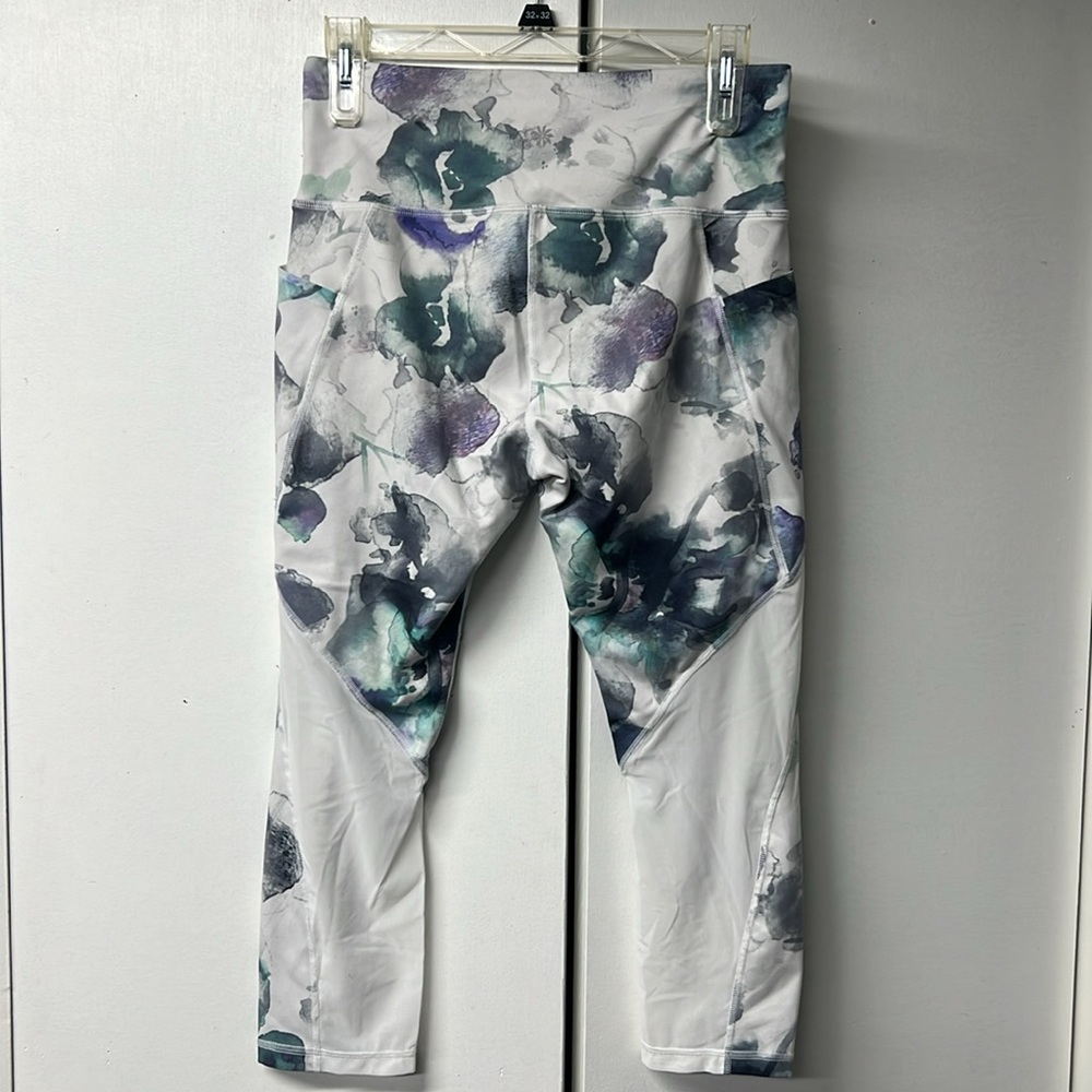 Athleta Watercolor Floral 3/4 length Leggings in Purple and Green Shades. - Picture 4 of 7